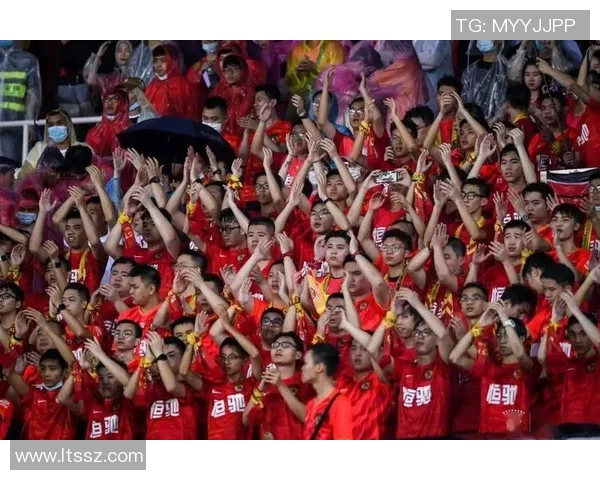 深圳队主场战胜广州队,取得中超联赛首胜