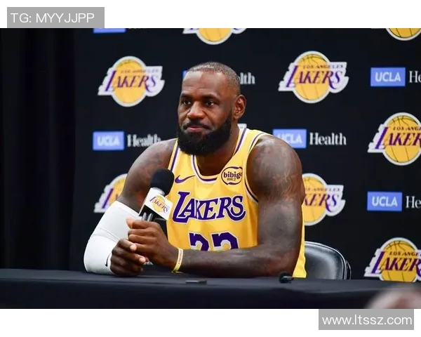 湖人主帅公布阵容调整,将詹姆斯排到新位置引发热议